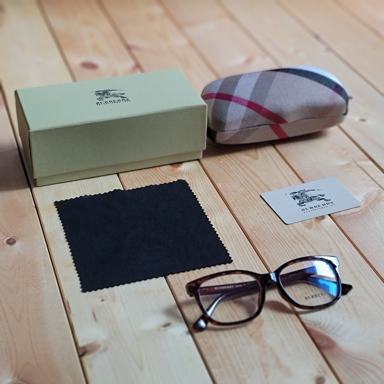 Read more about the article 버버리 안경