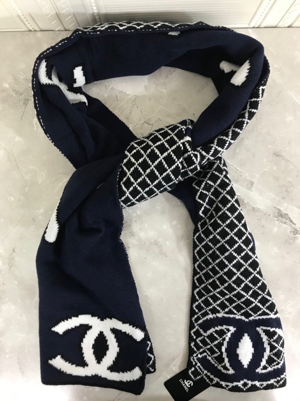 Read more about the article 샤넬 CC 스카프