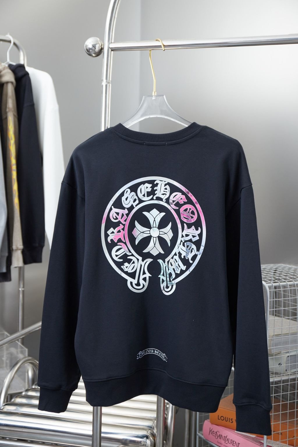 Read more about the article 크롬하츠 트로피아 우르트 맨투맨