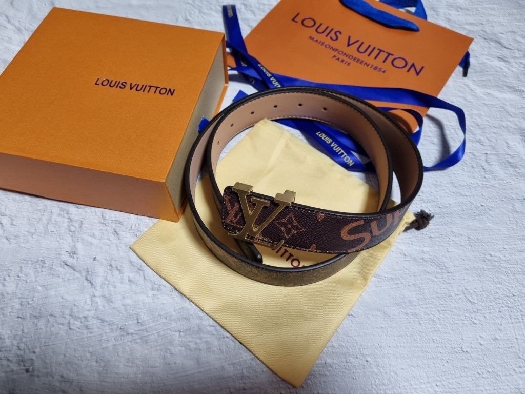 Read more about the article 루이비통 X 슈프림 콜라보 벨트