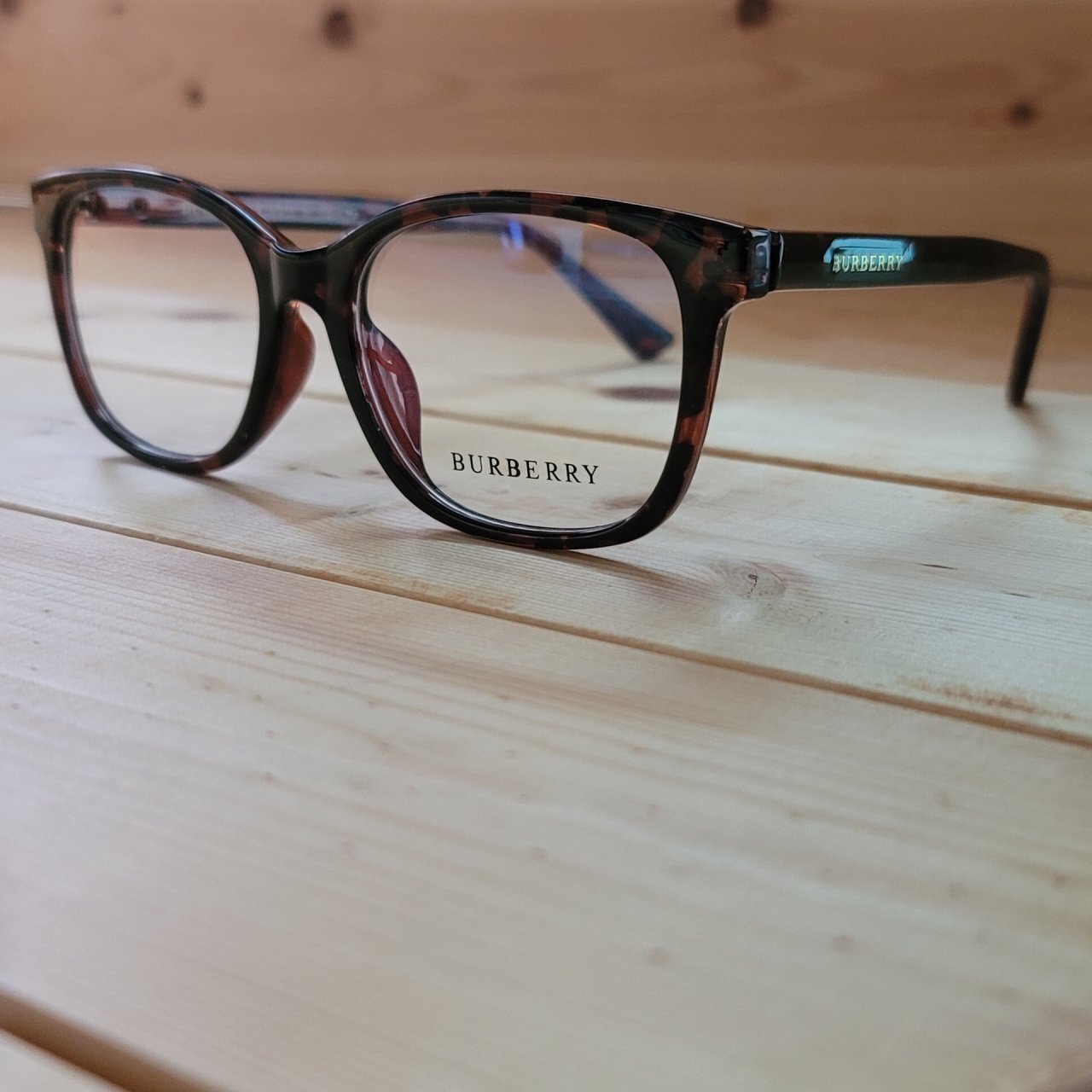 Read more about the article 버버리 안경 B