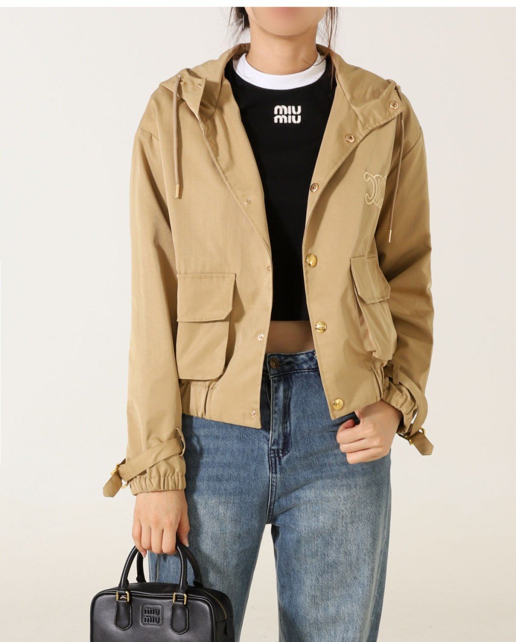 Read more about the article #셀린느 [ C*LINE ] 수입 트리오페 후드자켓 숏 바람막이 입고💢 #상의 #여성자켓