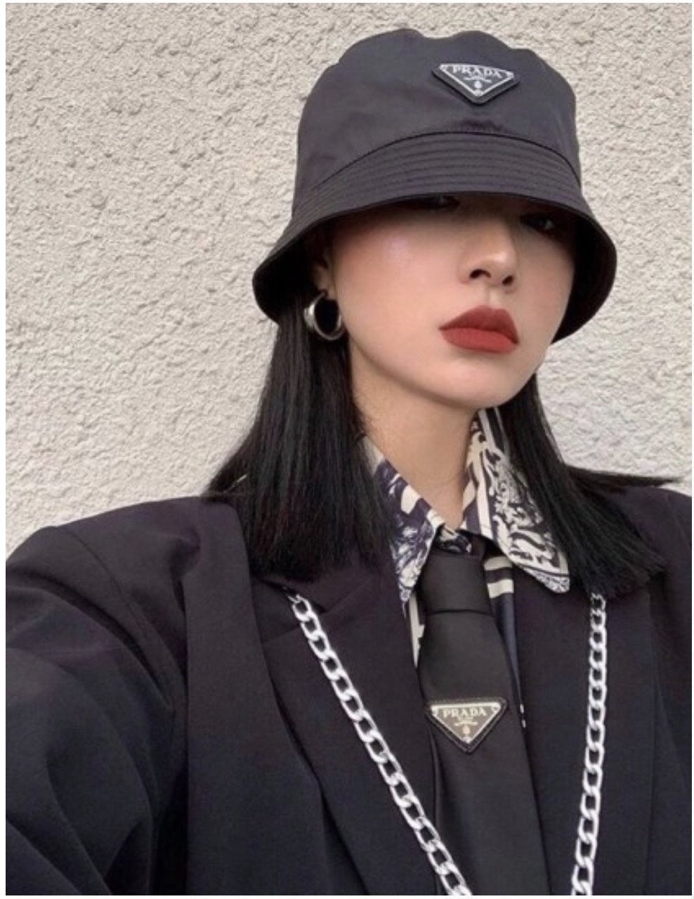 Read more about the article 프라다 리나일론 버킷햇 (모자) 벙거지