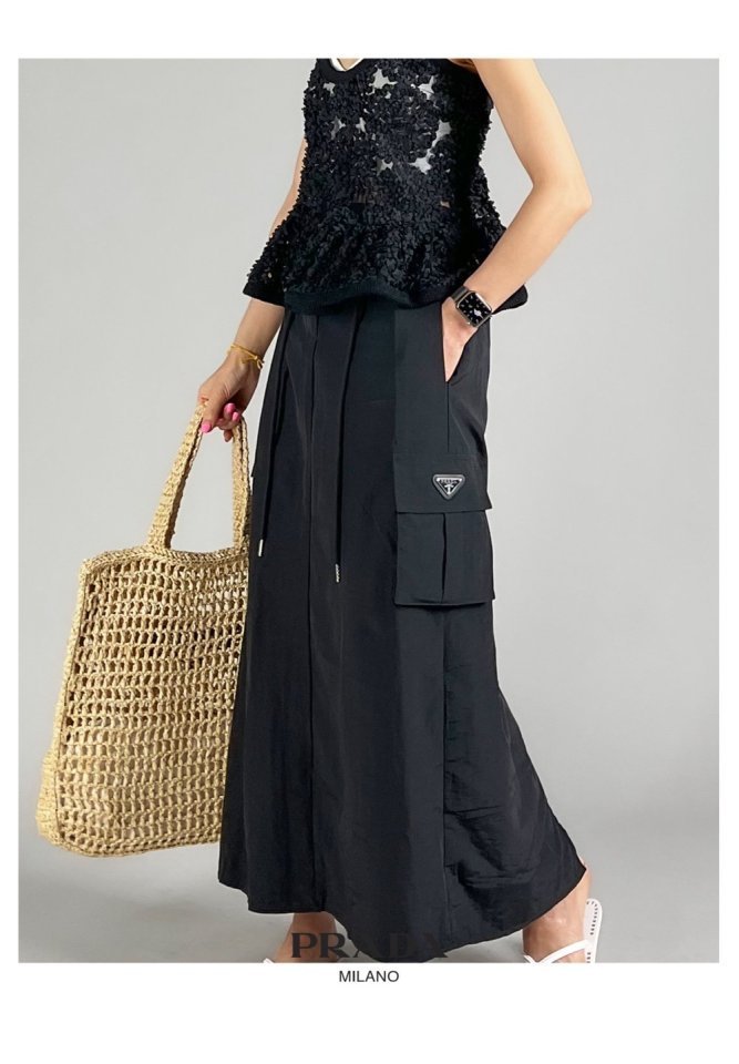 Read more about the article 프라다 여성 스커트 카고 바지