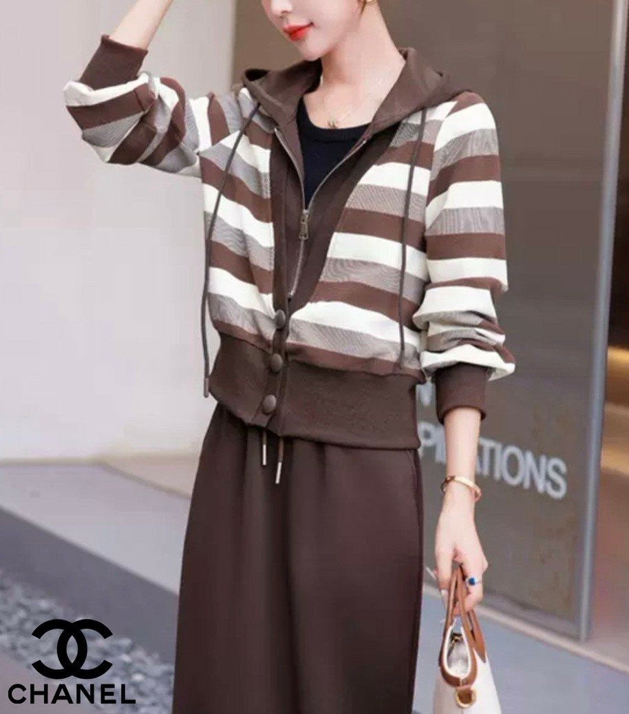 Read more about the article 샤넬 후드 가디건 레이어드 반집업 니트 원피스