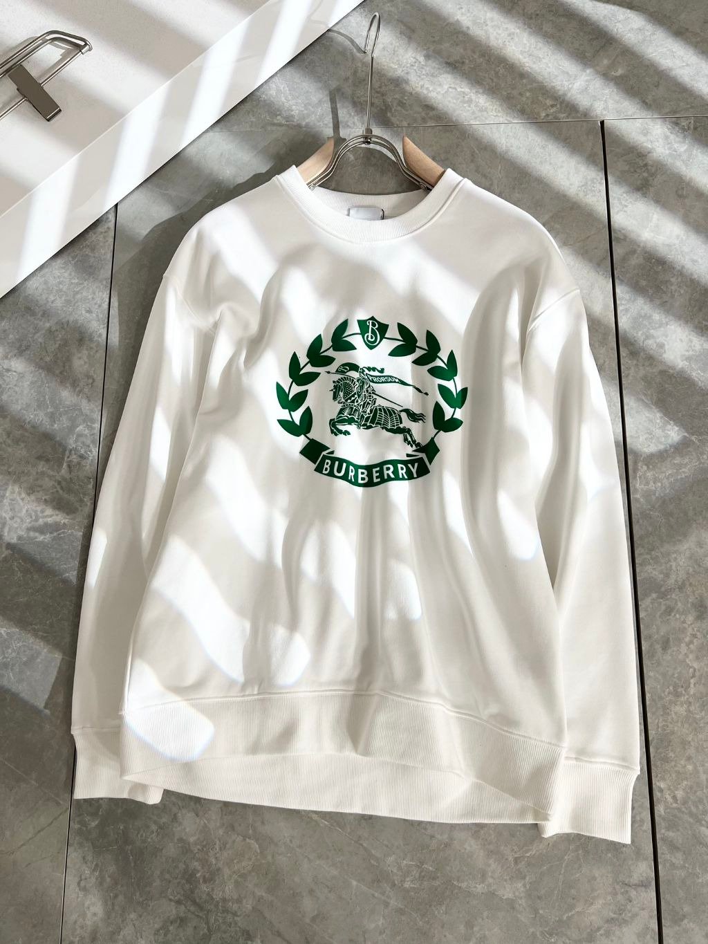 Read more about the article 버버리 식물 기사 맨투맨