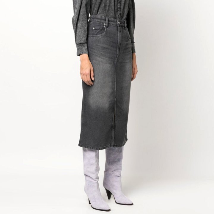 Read more about the article 메종마르지엘라 흑청 롱 스커트 (치마)