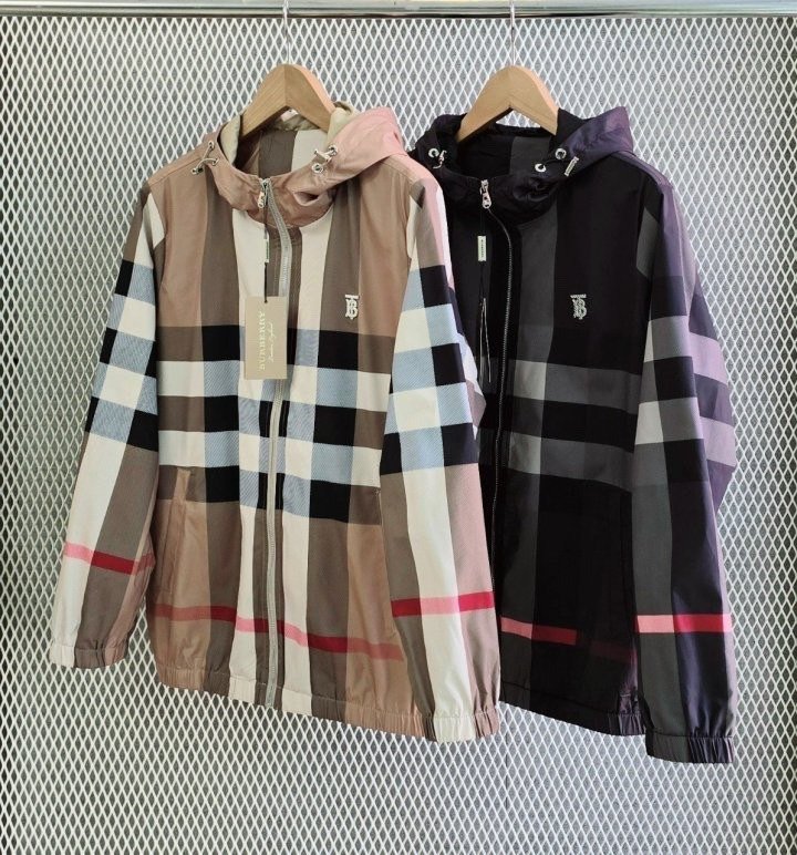 You are currently viewing 버버리 TB 메탈 로고 자켓