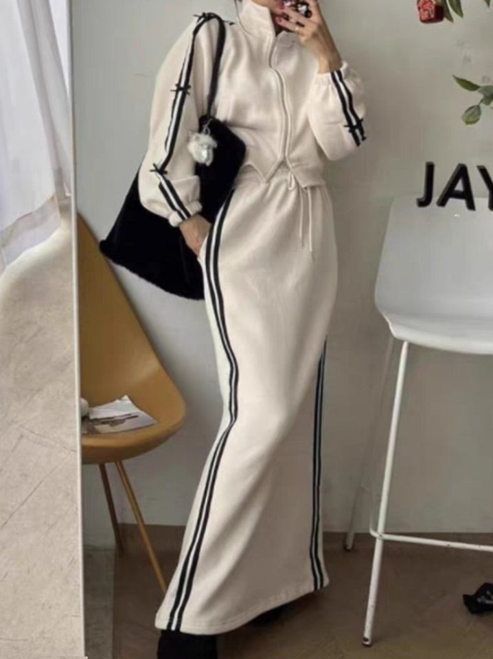 Read more about the article 셀린느 여성 리본 트레이닝 스커트 세트