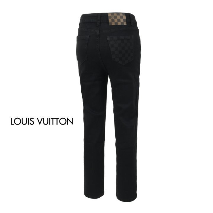 Read more about the article 루이비통 여성 다미 레더 포켓 블랙진 바지