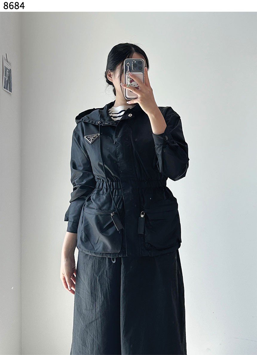 Read more about the article #프라다 [PRADA] 수입고급 프라다 빅플레이트 윈드자켓 신상입고💢 #상의 #자켓 #8684