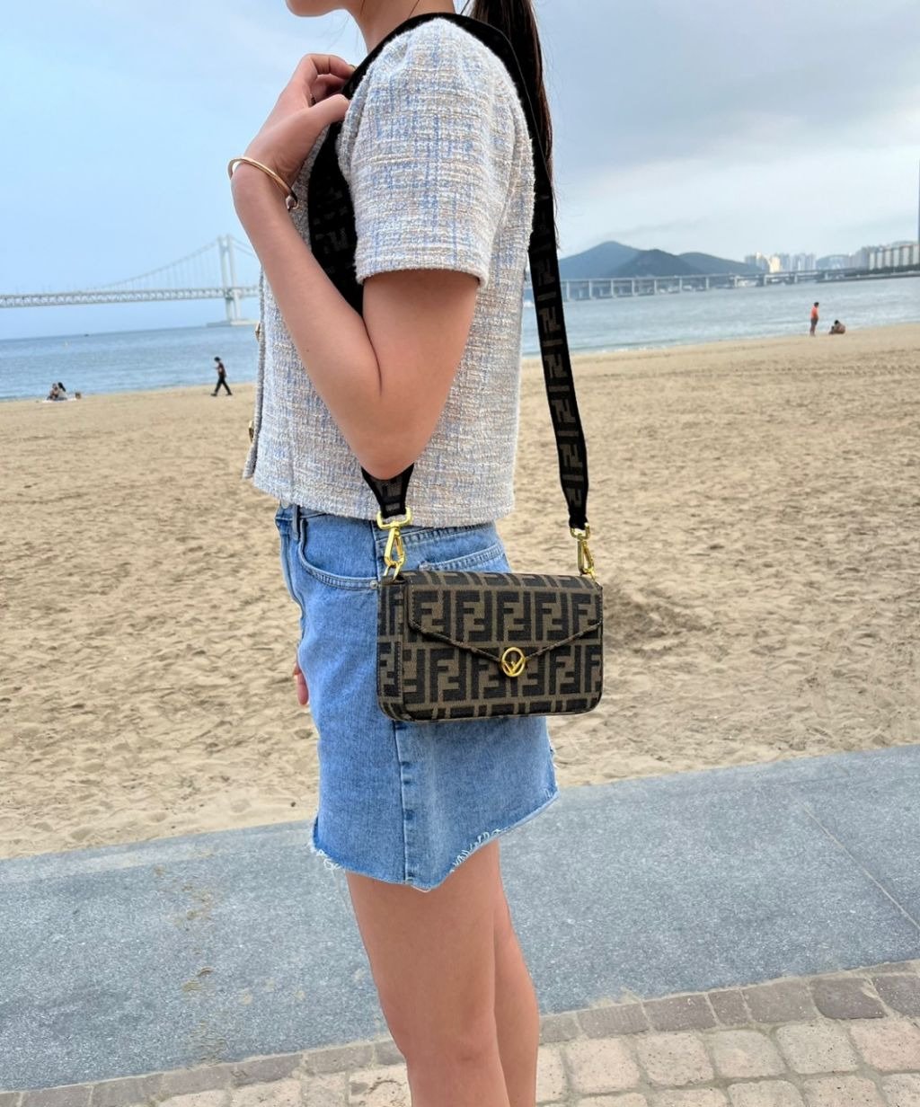 Read more about the article 펜디 3종 크로스백 (가방)