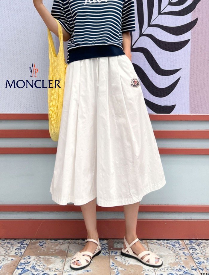 Read more about the article 몽클레어 여성 치마 바지