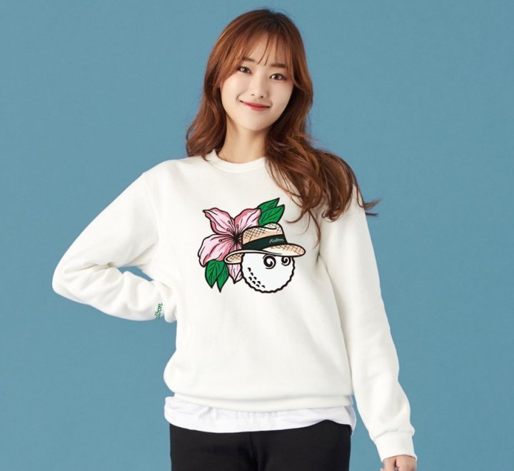 Read more about the article 말본 플라워 스트로햇 맨투맨