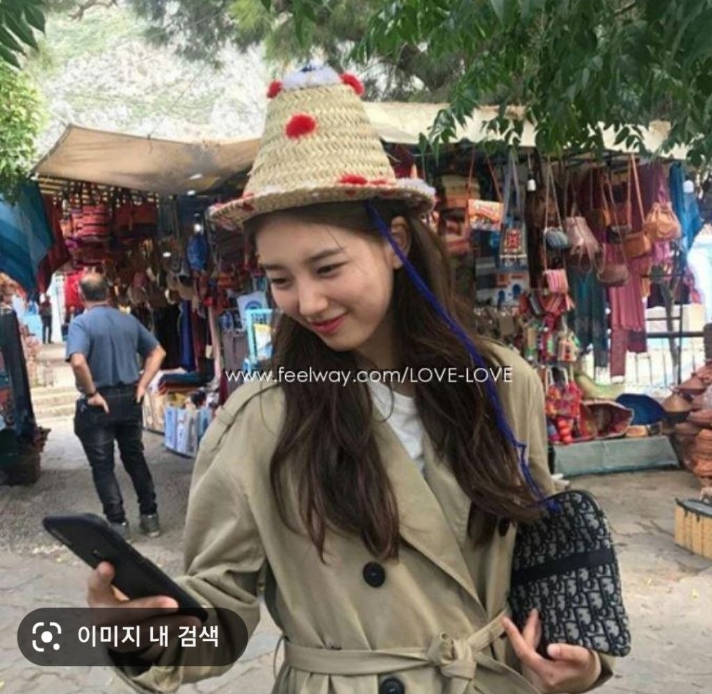 Read more about the article 디올 오블리크 트레블 클러치백 (가방)