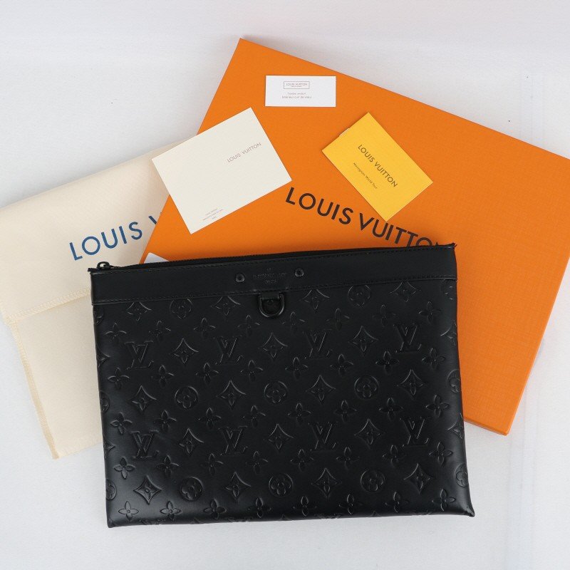 Read more about the article 루이비통 M62291 포쉐트 클러치 수입최고급👹