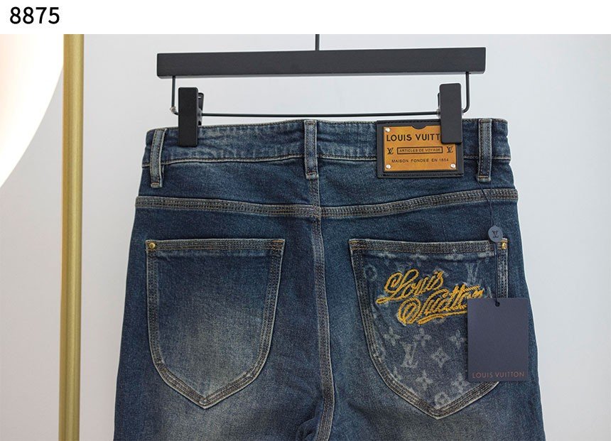 Read more about the article #루이비통 [Louis Vuitton] 수입고급 루이비통 모노그램 로고 데님 팬츠 💢  #8875