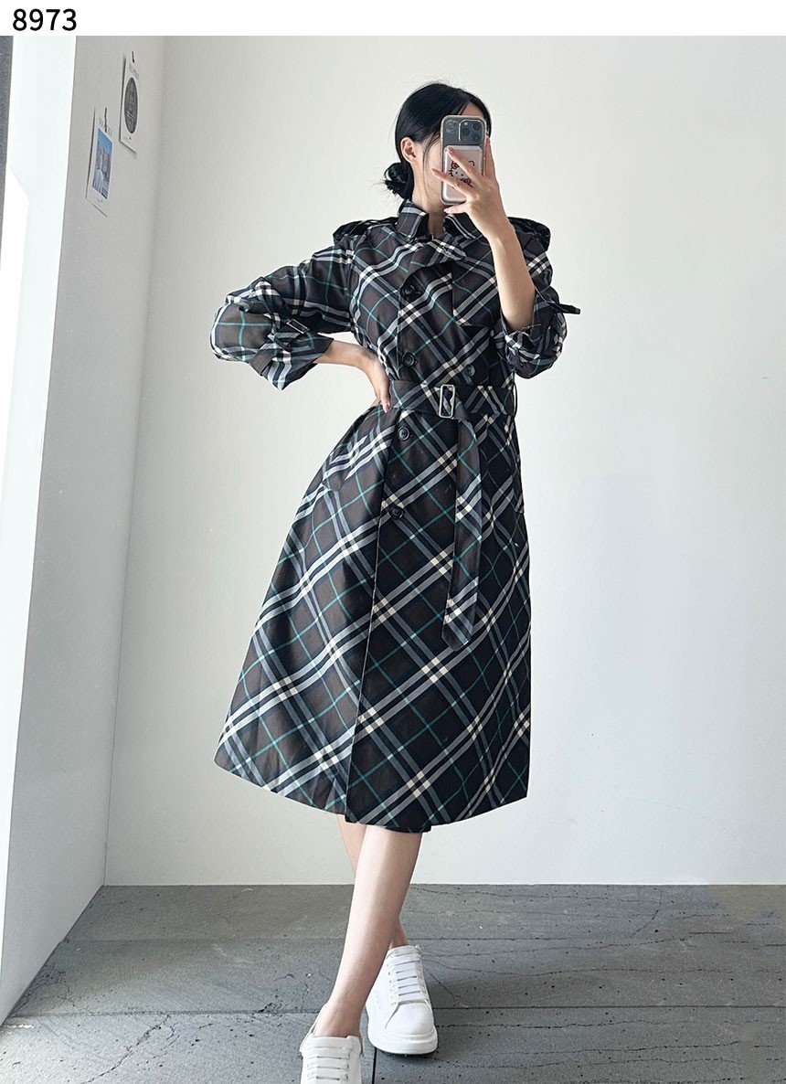 Read more about the article #버버리 [BURBERRY] 수입고급 롱 체크 코튼 블렌드 트렌치코트 신상입고💢 #상의 #티셔츠 #8973