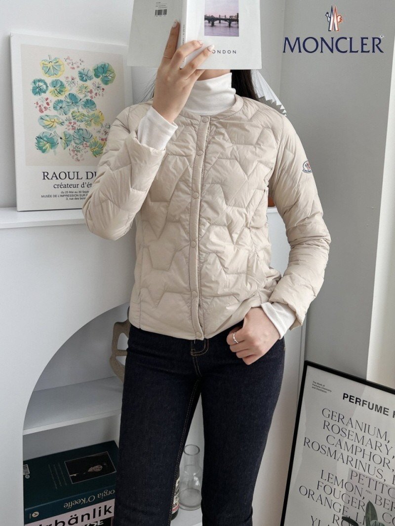 Read more about the article 몽클레어 여성 패턴 덕다운 경량 패딩