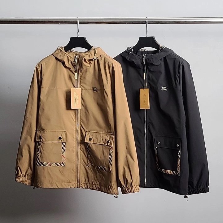 Read more about the article 버버리 포켓 체크 윈드 바람막이