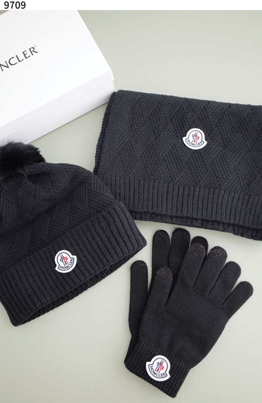 You are currently viewing #몽클레어 [MONCLER] 수입고급 몽클레르 클래식 웜 후드 목도리 장갑 3종 세트 신상입고💢 #모자 #머플러 #장갑 #세트