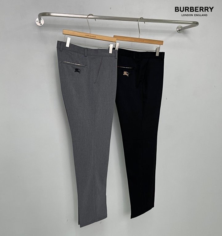 Read more about the article 버버리 기사 자수 로고 슬랙스 (바지)