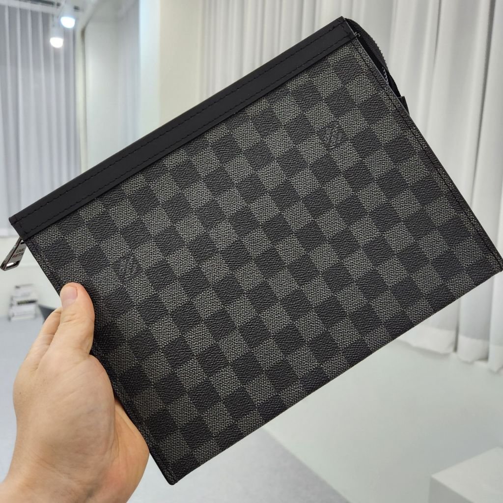 Read more about the article 루이비통 324 포쉐트 클러치백 (가방)