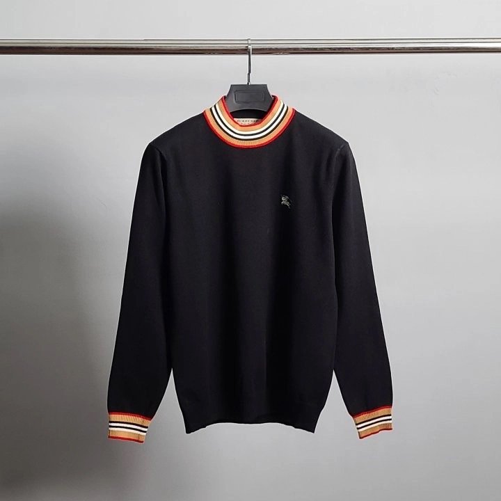 Read more about the article 버버리 기사 자수 라인 반목 니트