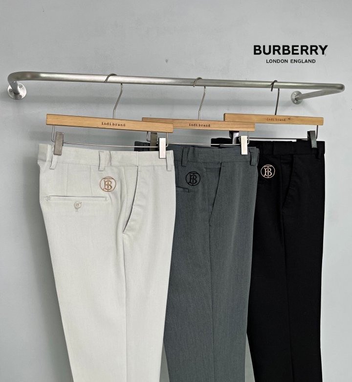 Read more about the article 버버리 BT 로고 자수 히든 슬랙스 (바지)