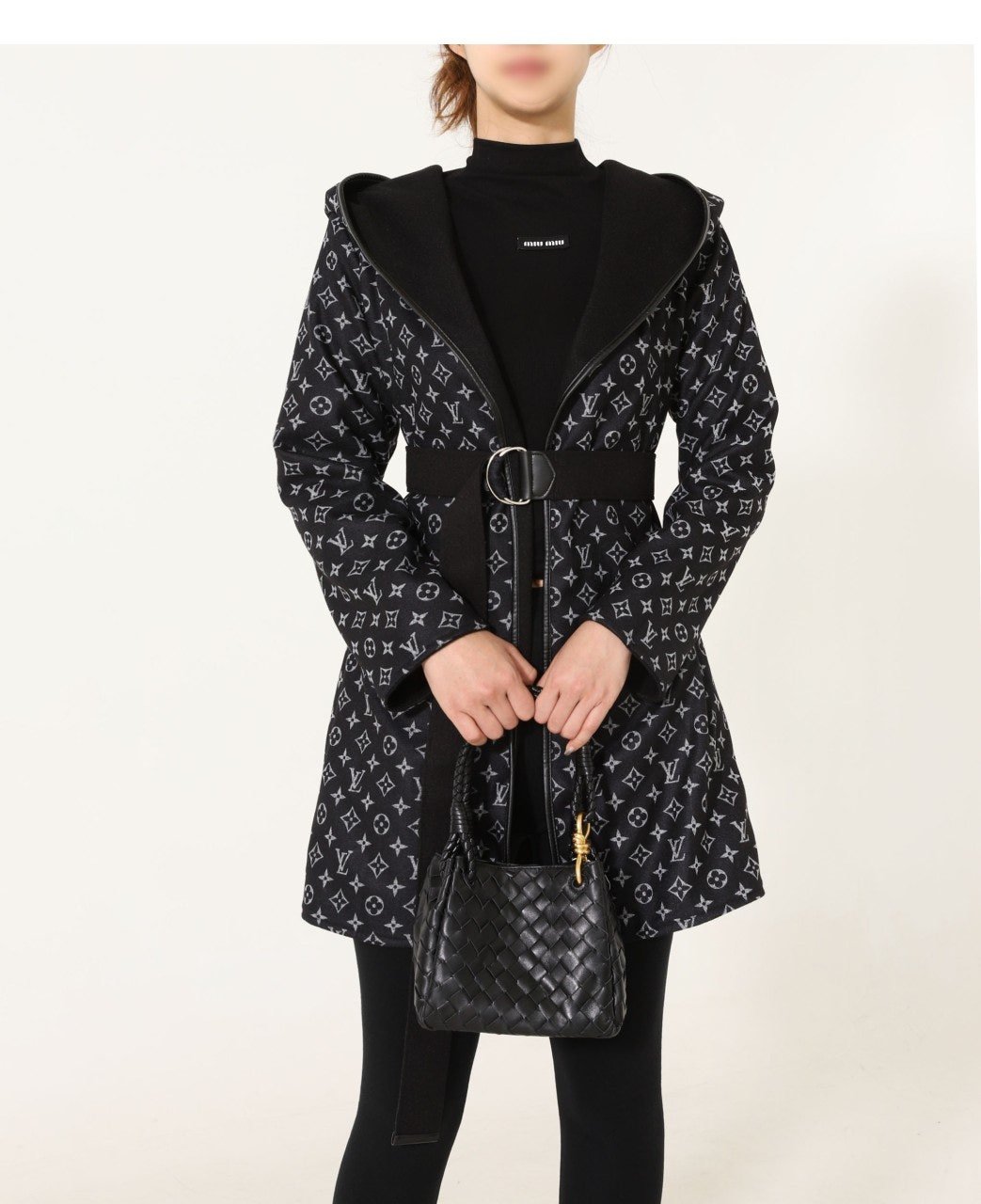 Read more about the article #루이비통 [ L.V ] 수입 시그니처 벨티드 쇼트 랩 피코트 입고💢 #여성상의 #여성코트