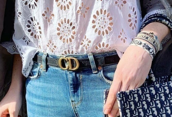 Read more about the article 디올 여성 새들 직물 벨트