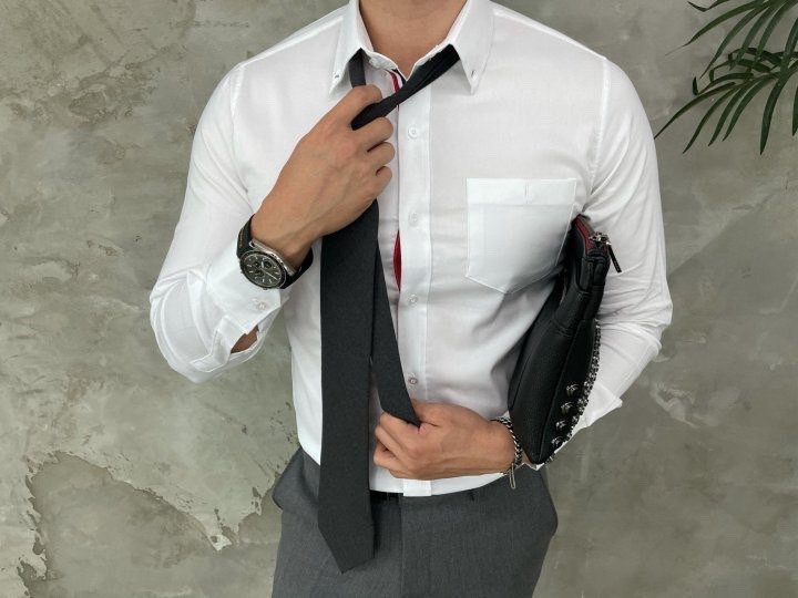 Read more about the article 톰브라운 옥스포드 히든 삼선 셔츠