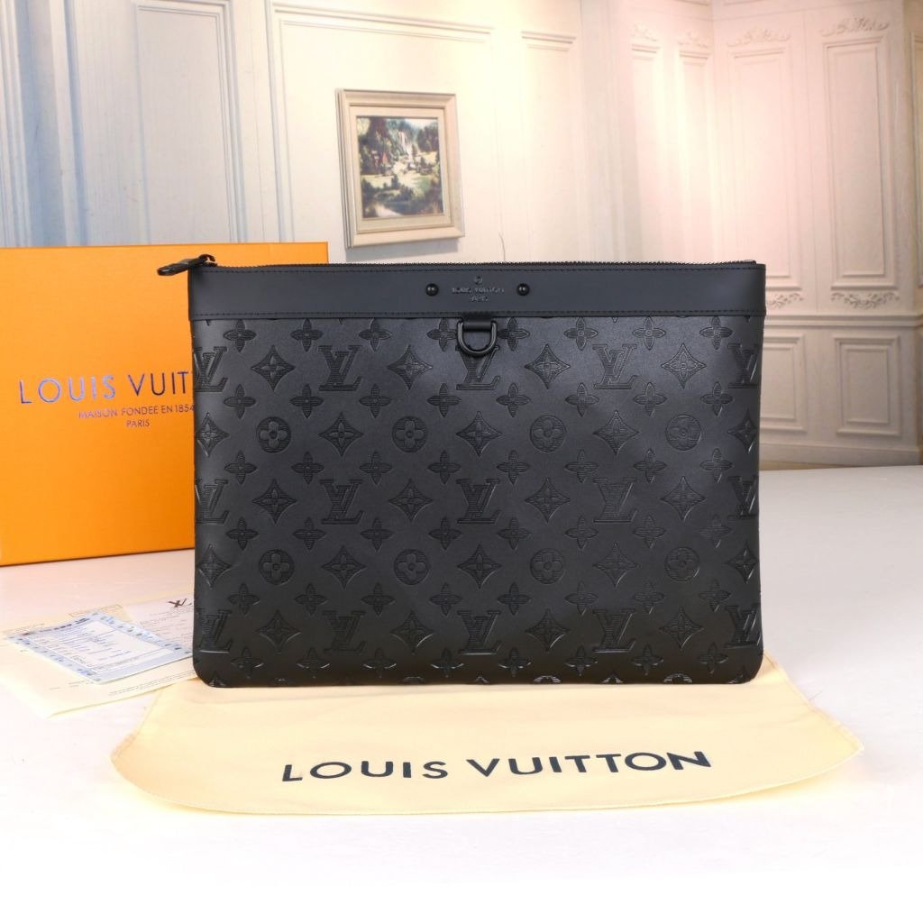 Read more about the article 루이비통 디스커버리 포쉐트 클러치백 (가방)