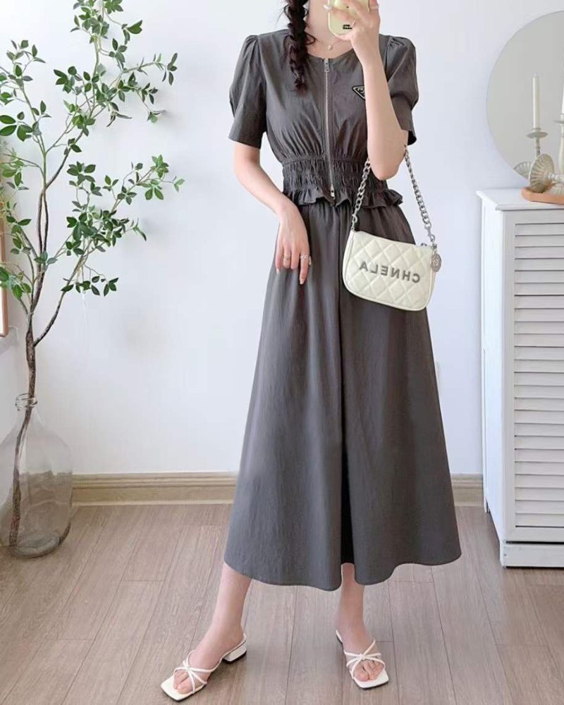 Read more about the article 프라다 여성 트라이앵글 리나일론 스커트 세트