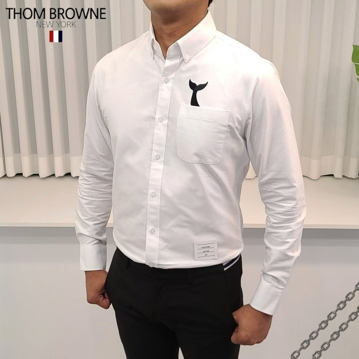 Read more about the article 톰브라운 포켓 웨일 자수 옥스포드 셔츠