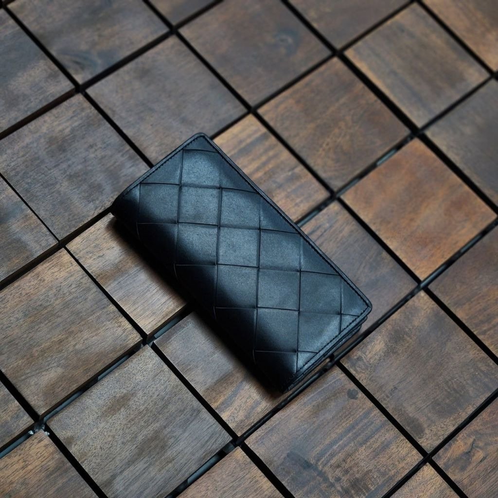 Read more about the article 보테가베네타 인트레치아토 93 장지갑