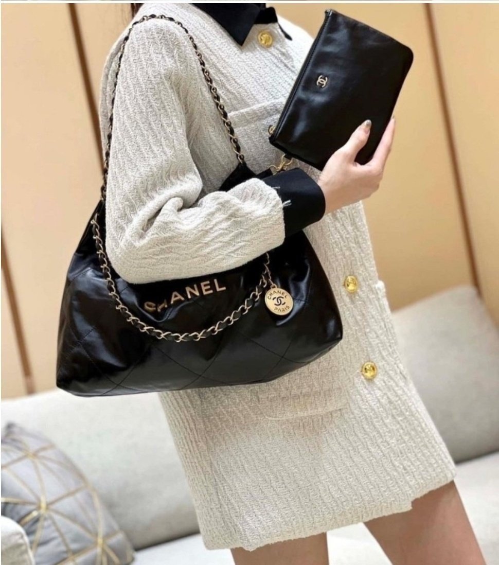 Read more about the article 샤넬 24 백 (가방)