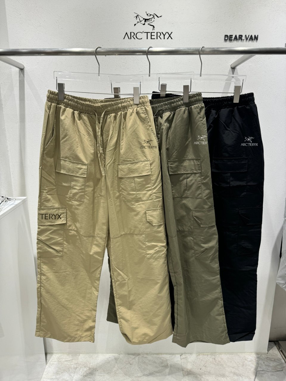 Read more about the article 아크테릭스 나일론 카고 팬츠 (바지)