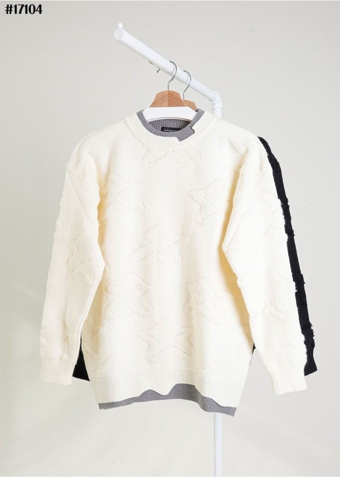 Read more about the article 지방시 엠브로이드 스타 레이어드 울 풀오버 니트