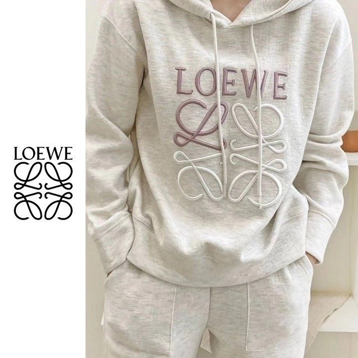 Read more about the article 로에베 여성 자수 후드 기모 세트