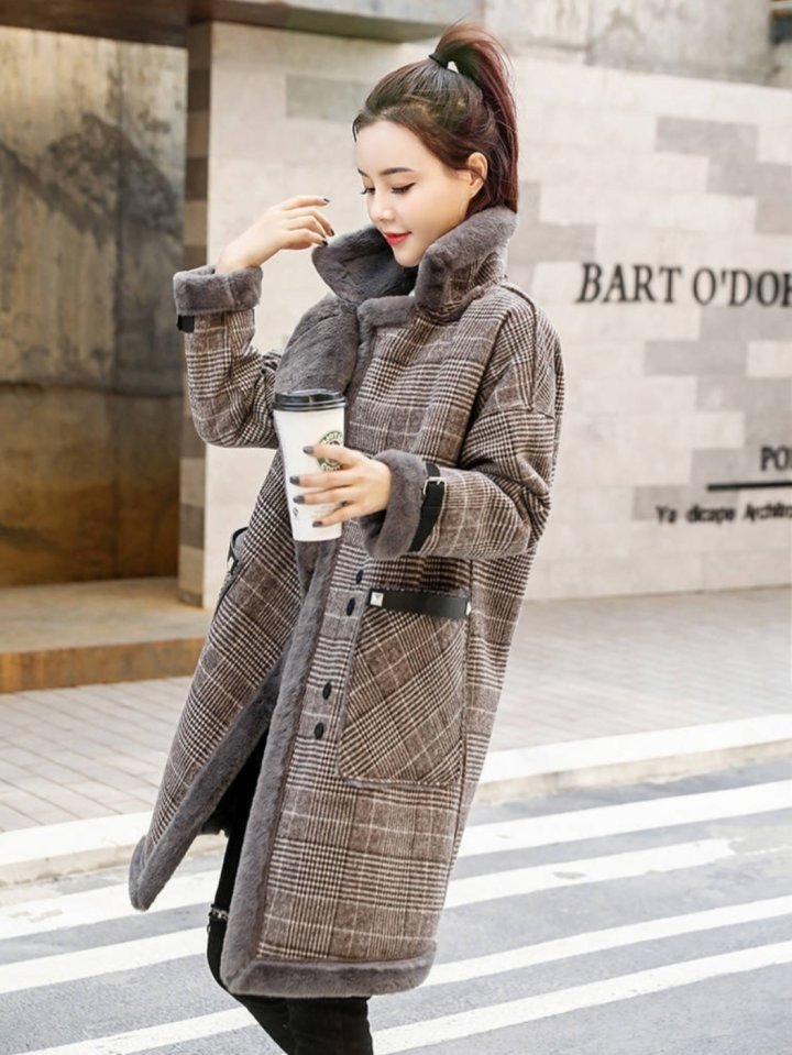 Read more about the article 막스마라 여성 체크 무스탕 코트