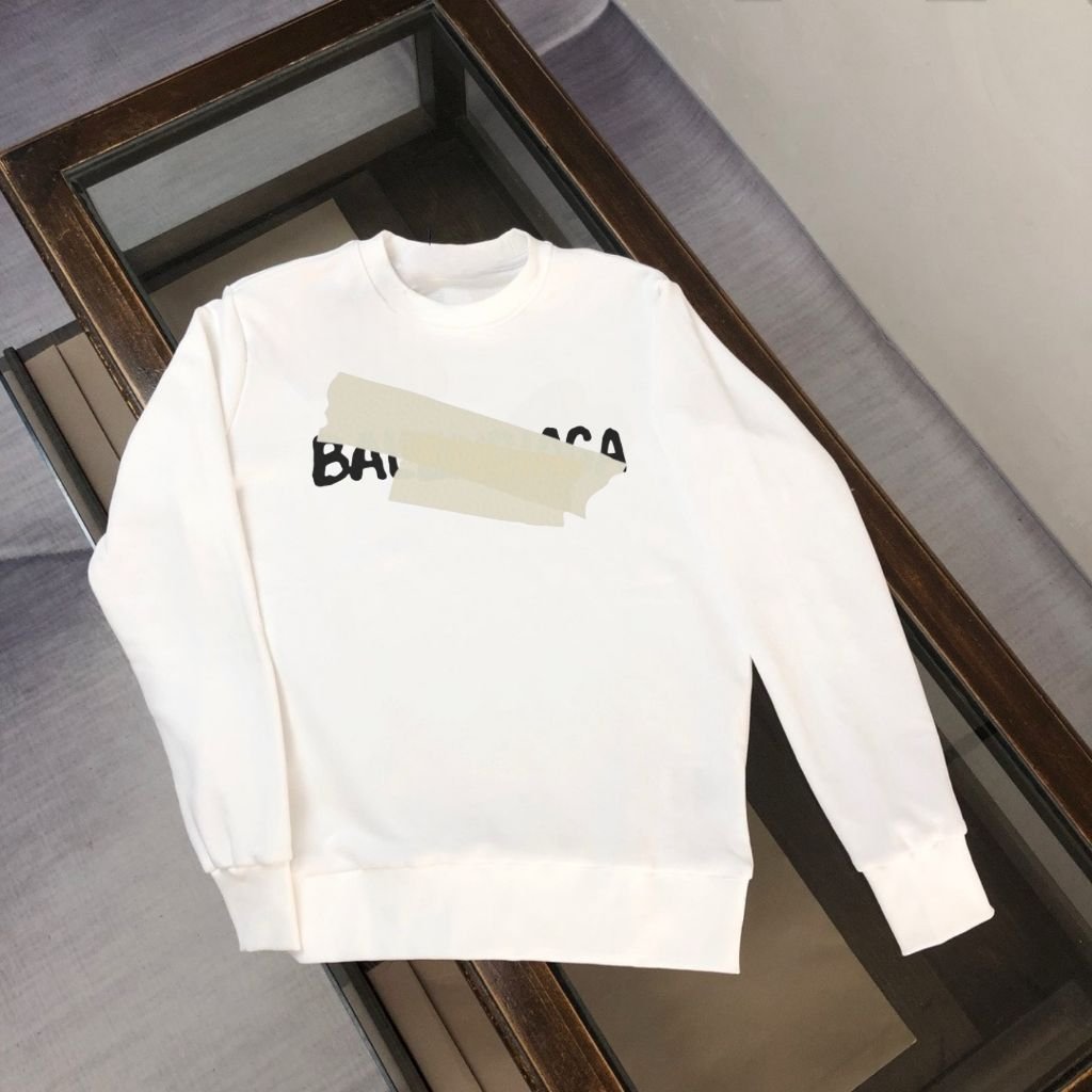 Read more about the article 발렌시아가 테이프 나염 맨투맨