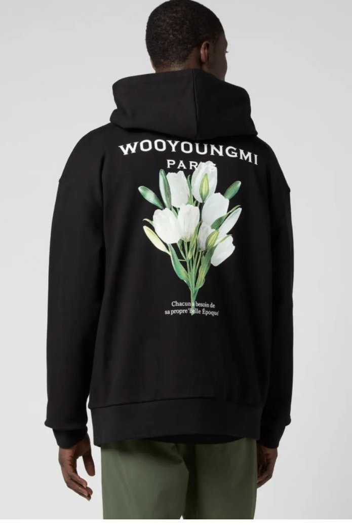 Read more about the article 우영미 툴립 플라워 후드티