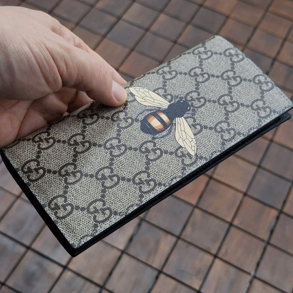 Read more about the article 구찌 꿀벌 장지갑 브라운