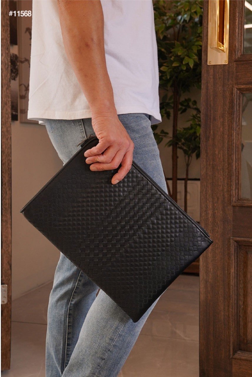 Read more about the article 🔆 [Bottega Veneta] 보테가베네타 카프스킨 도큐먼트 임페라토레 클래식 클러치백 🔆