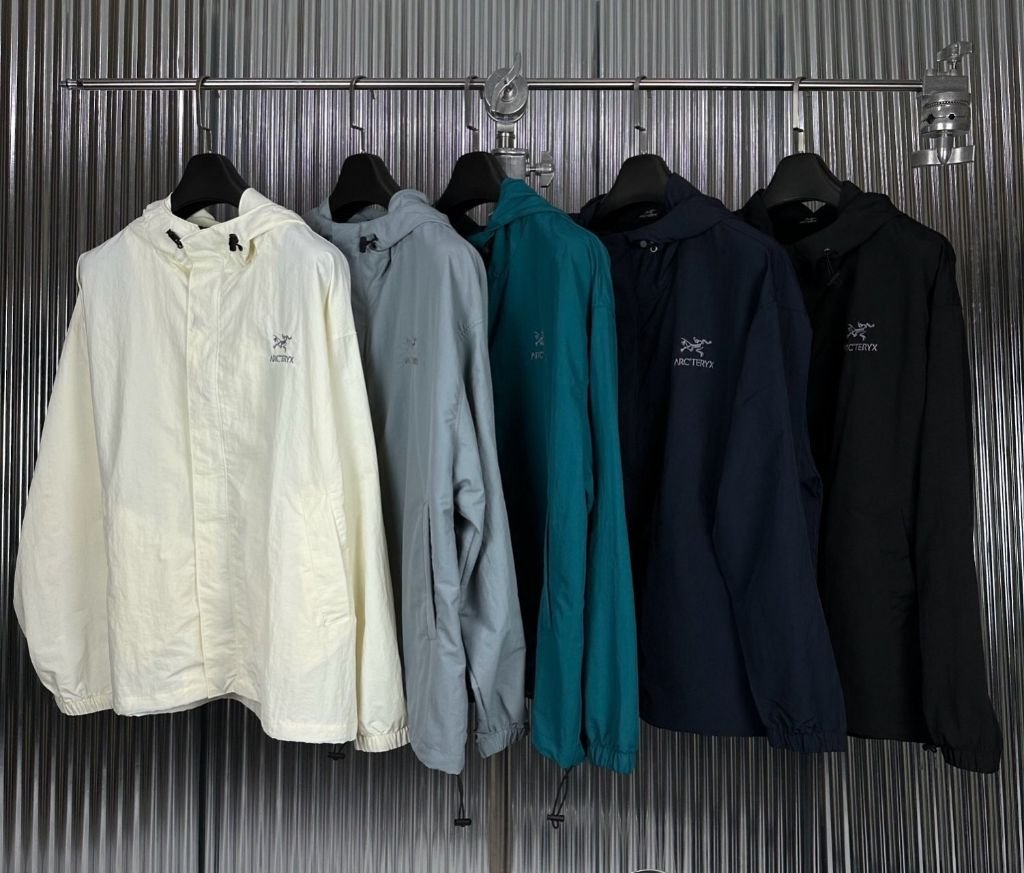 You are currently viewing 아크테릭스 썸머 후드캡 윈드 바람막이