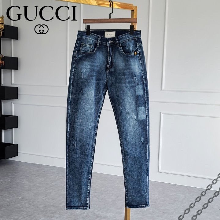 Read more about the article 구찌 실버탭 비 로고 프린팅 슬림진 청바지