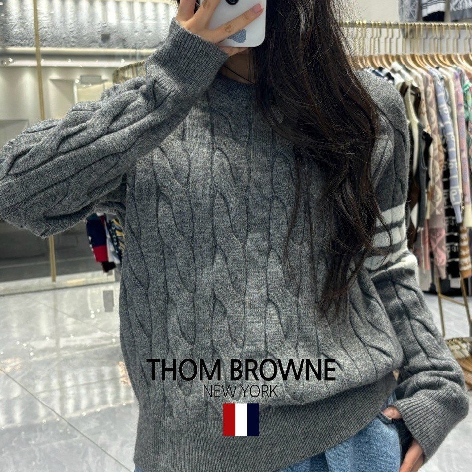 Read more about the article 톰브라운 여성 기본 빅꽈배기 짜임 니트