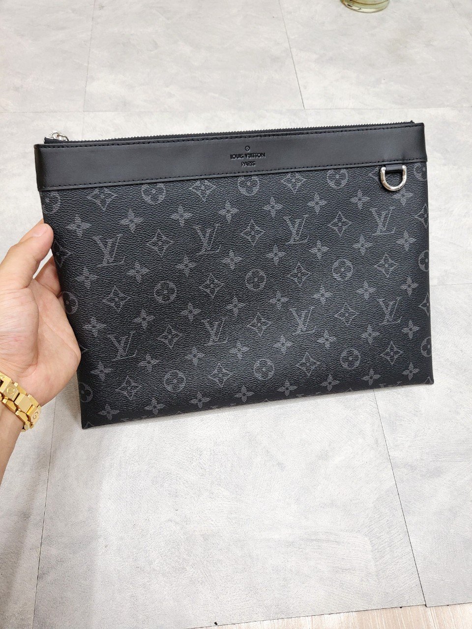 Read more about the article 루이비통 이클립스 클러치백 (가방)