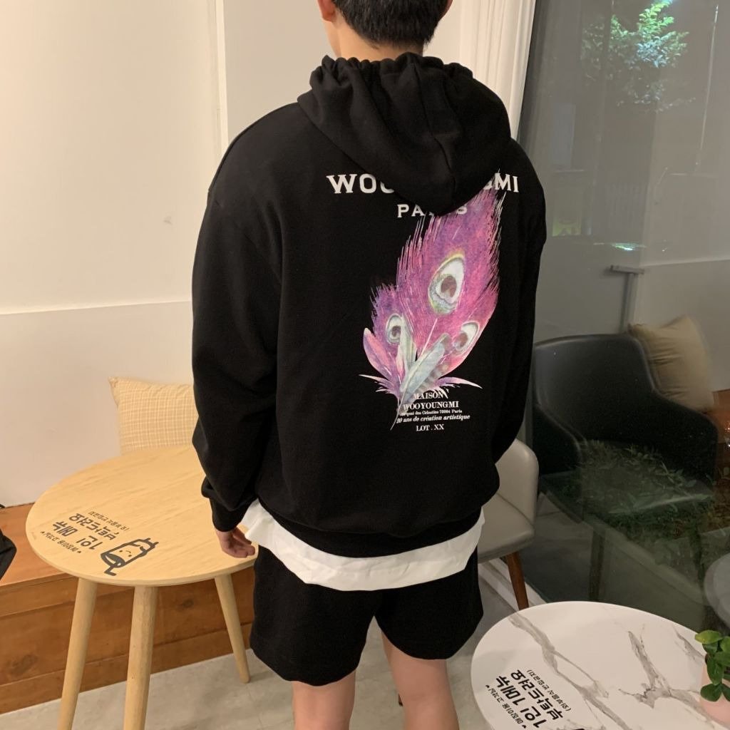 Read more about the article 우영미 깃털 백로고 후드티